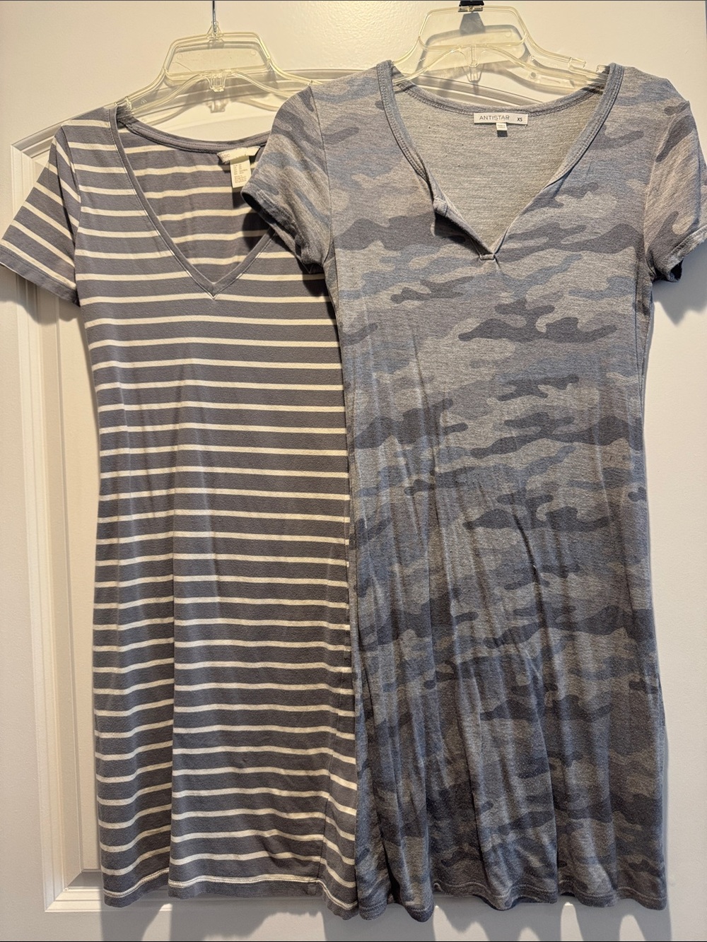 Lot: 2 shirt mini dresses Striped Camo size XS